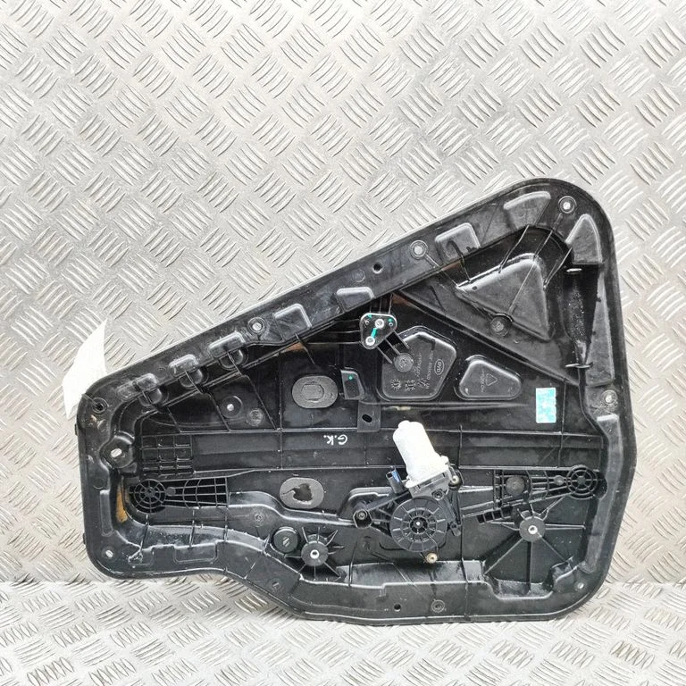 Rear door window regulator with motor SA3F6204200