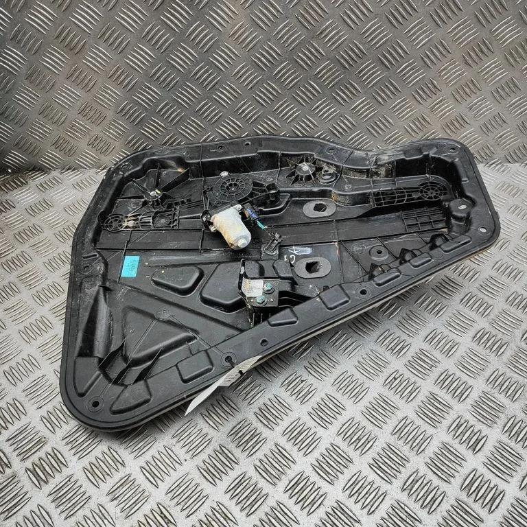 Rear door window regulator with motor SA3F6204200V