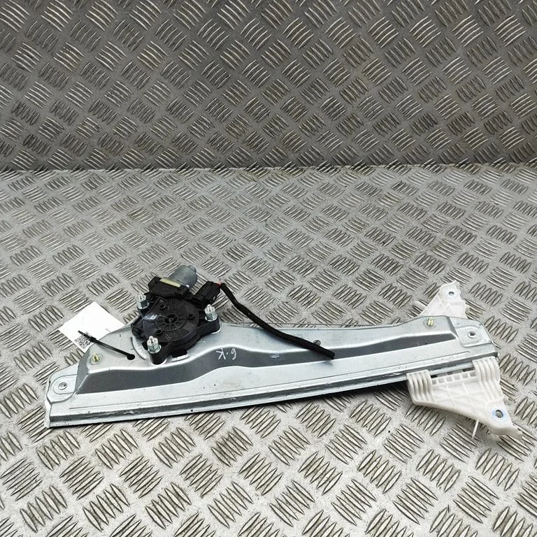 Rear door window regulator with motor 83450EV000