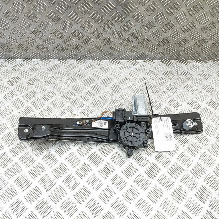 Rear door window regulator with motor 13262410