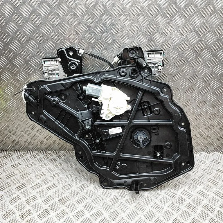 Rear door window regulator with motor 103676200B