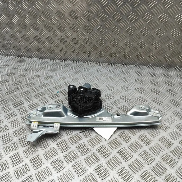 Rear door window regulator with motor 827016UA1B