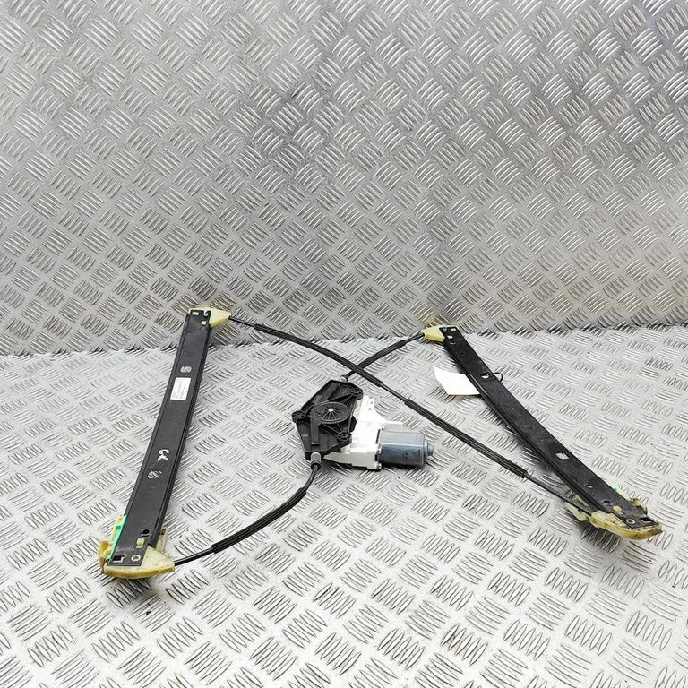 Rear door window regulator with motor 4H0839461C