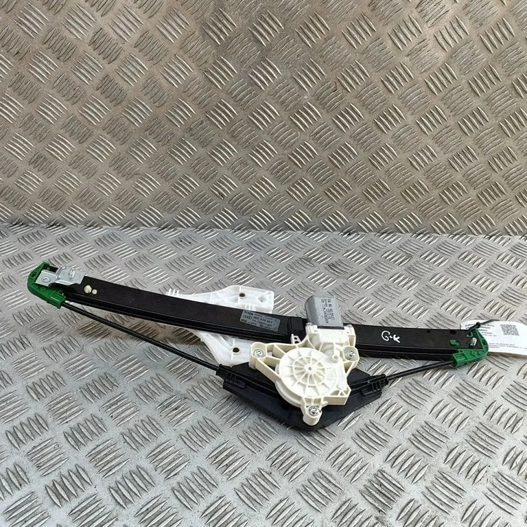 Rear door window regulator with motor 4K0839461