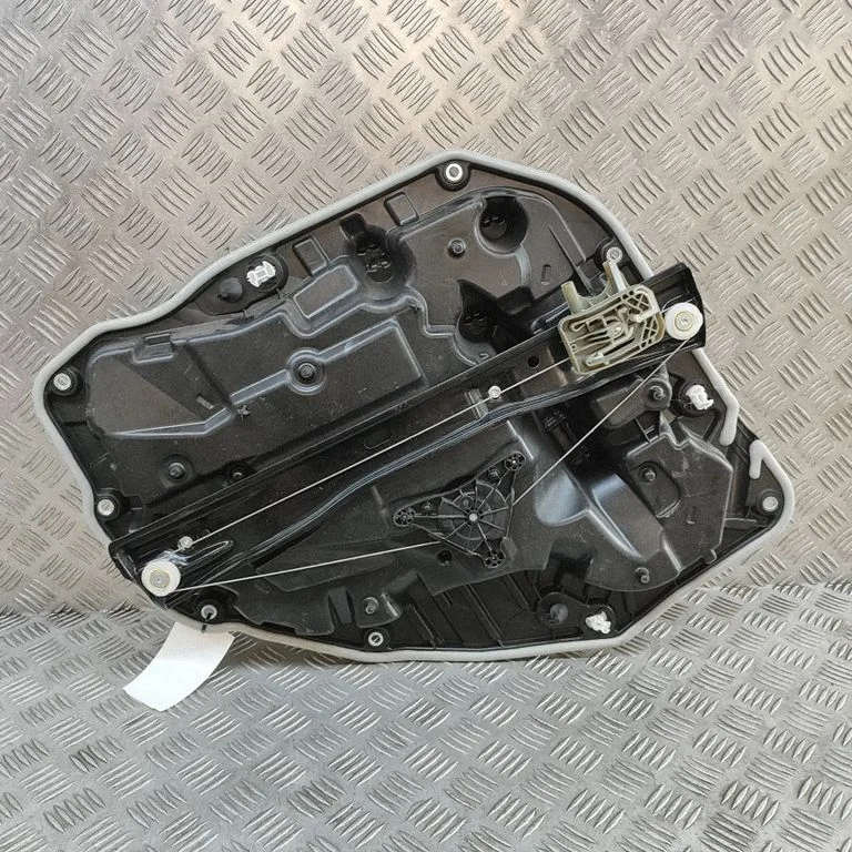 Rear door window regulator with motor 9450785