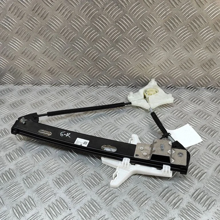 Tagaukse elektriline aknatõstuk mootoriga 2G6839461D
