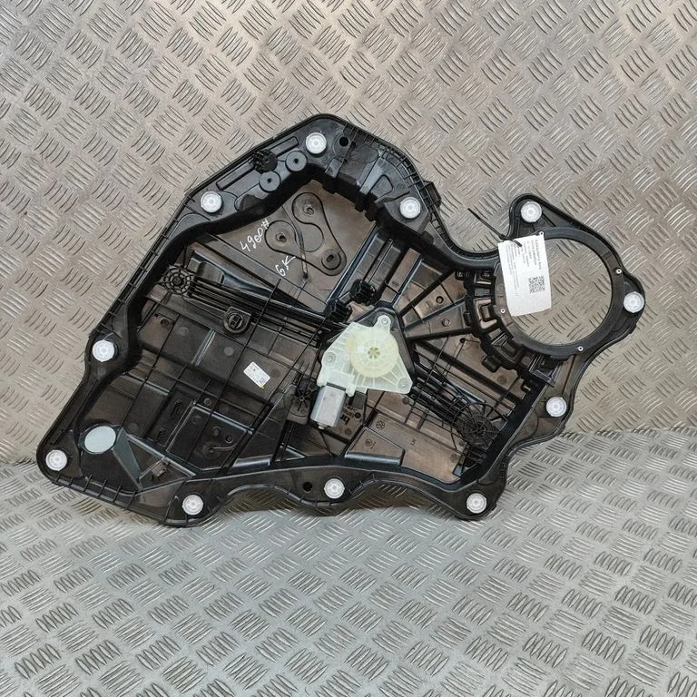 Rear door window regulator with motor 5Q4959801F