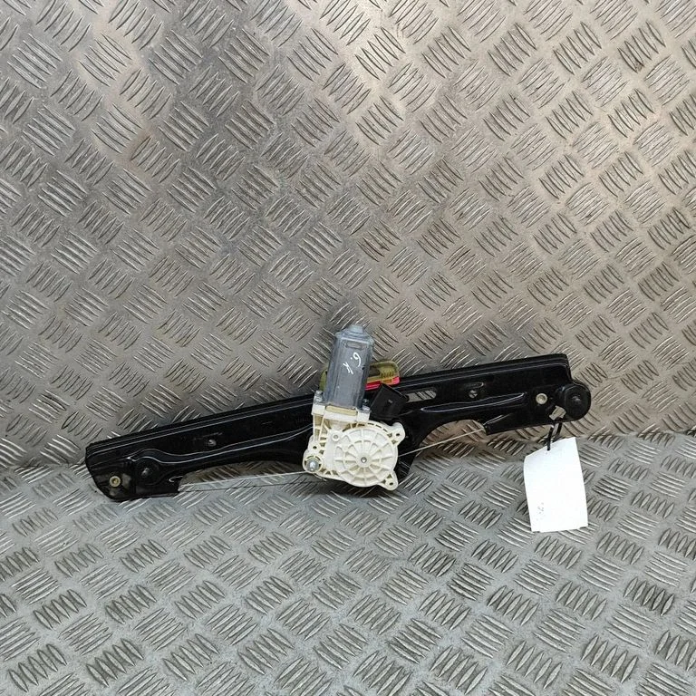 Rear door window regulator with motor – BMW X6 F16 (2014-2017)