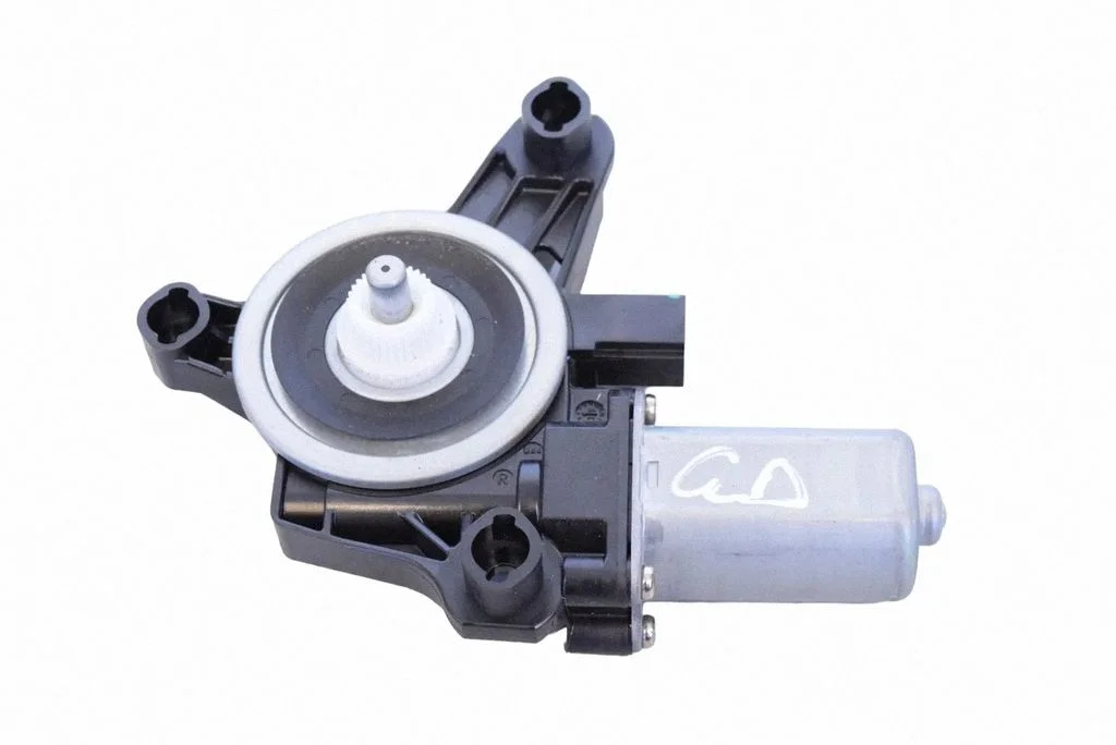 Aizmugurējā loga pacēlāja motoriņš A0009060908