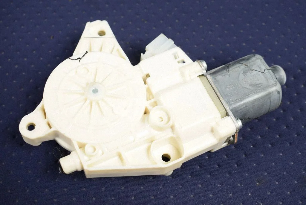 Rear door window regulator motor – Mercedes-Benz E-Class W212 (2009-2016)