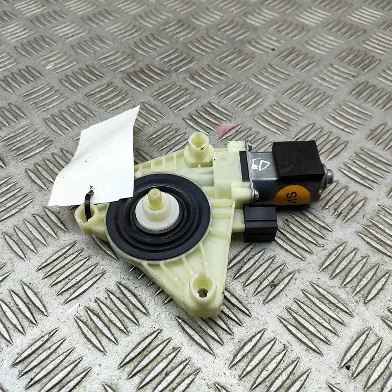 Rear door window regulator motor 5Q4959801D