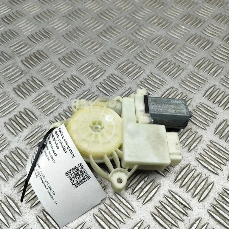 Rear door window regulator motor 8495867