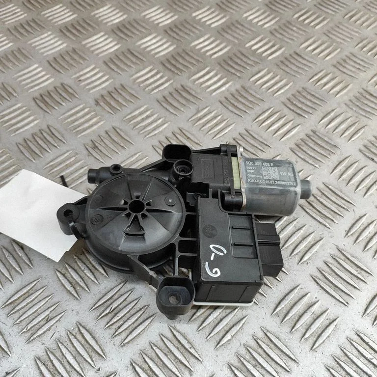 Aizmugurējā loga pacēlāja motoriņš 5Q0959408E