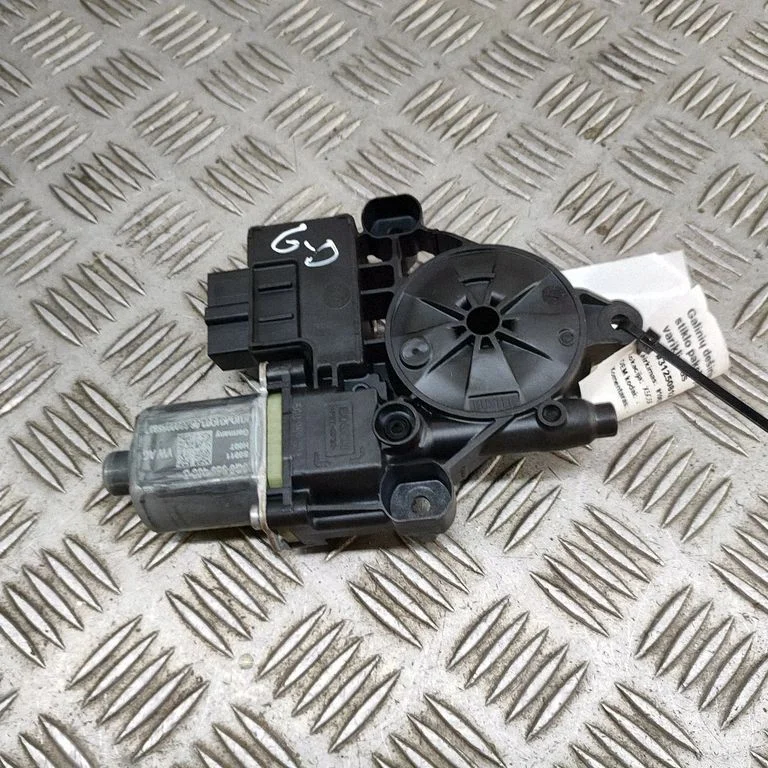 Rear door window regulator motor 0130822694