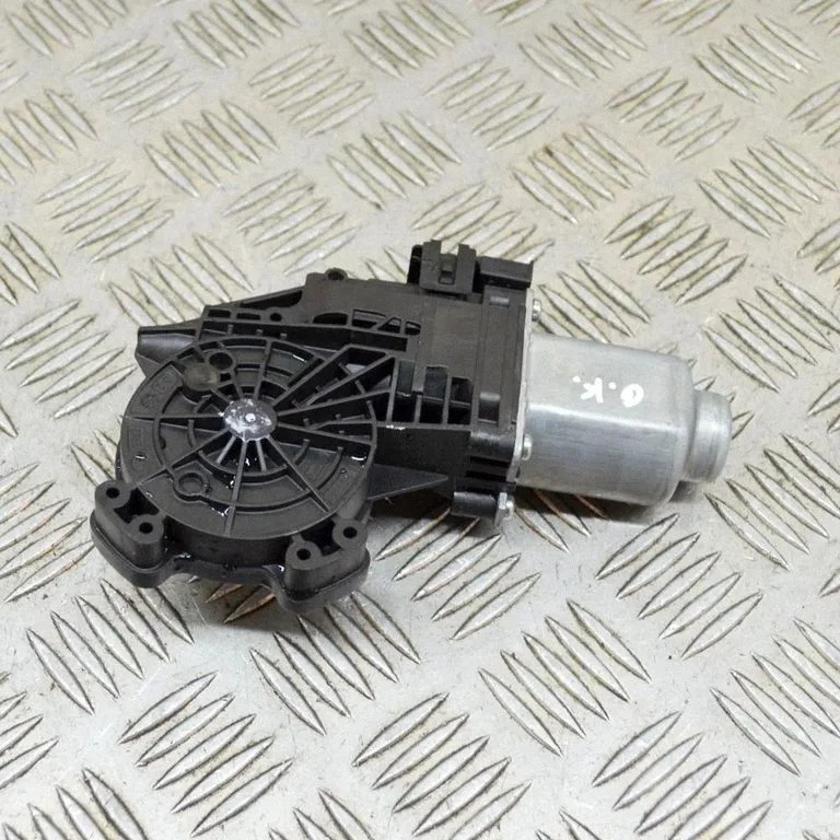 Rear door window regulator motor 403116C