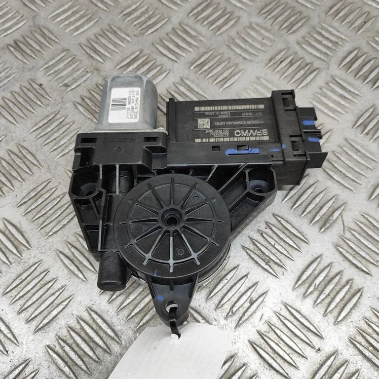 Aizmugurējā loga pacēlāja motoriņš 32283267