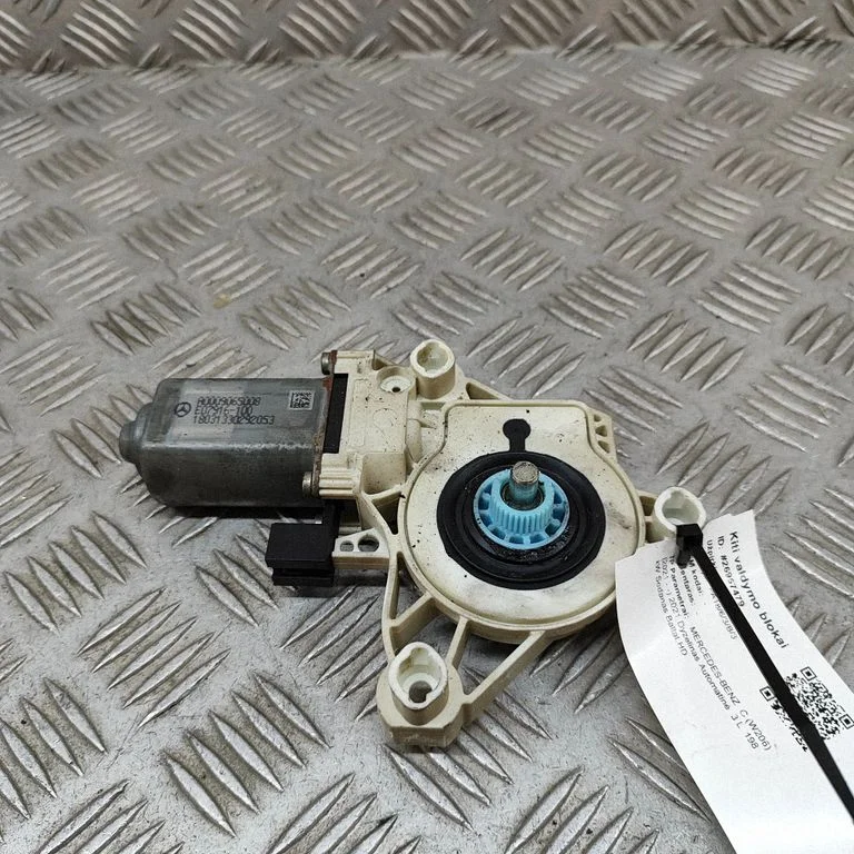 Aizmugurējā loga pacēlāja motoriņš A0009065008