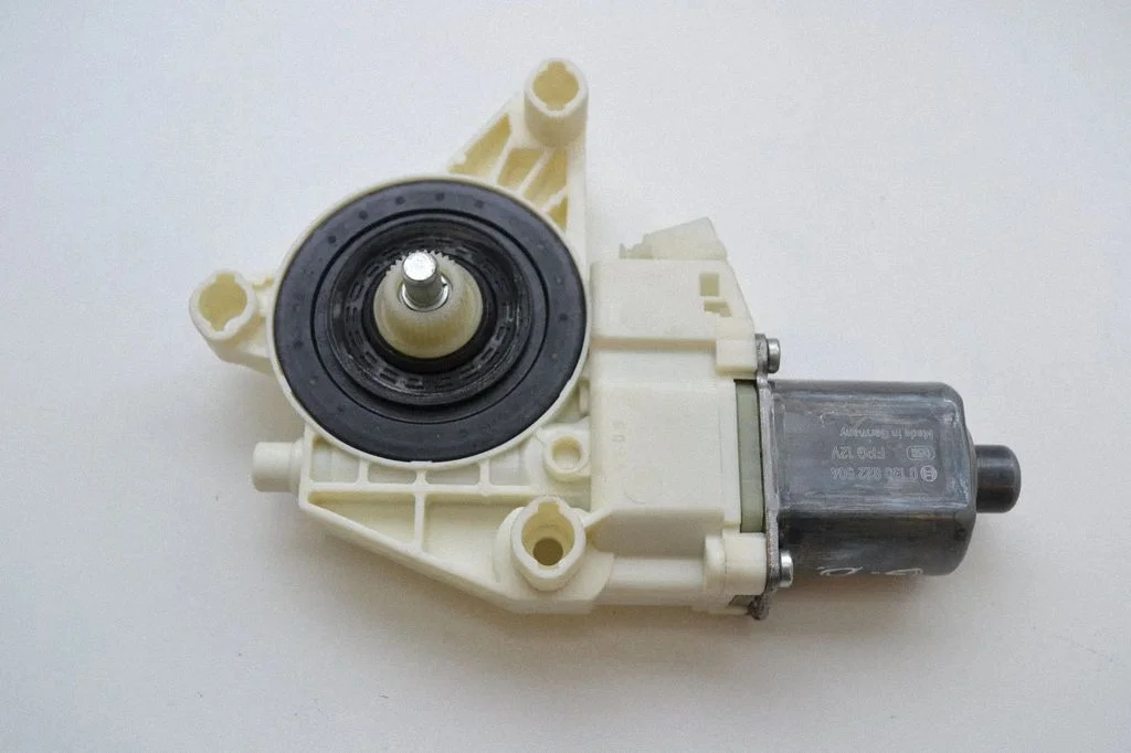 Rear door window regulator motor – Mercedes-Benz E-Class W212 (2009-2016)