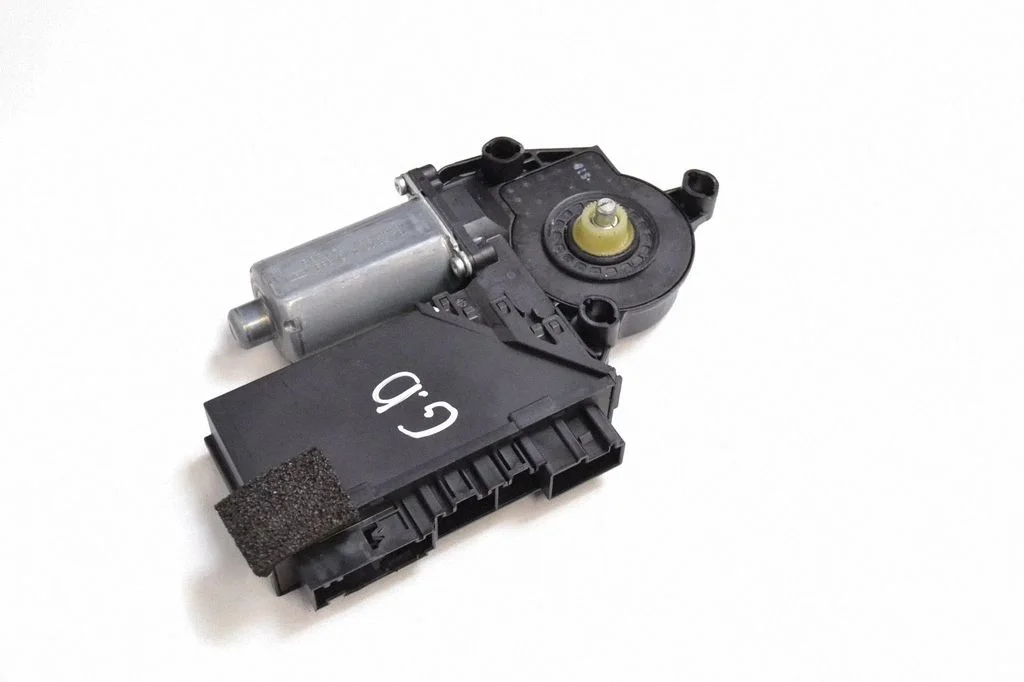 Aizmugurējā loga pacēlāja motoriņš 7L0959794A