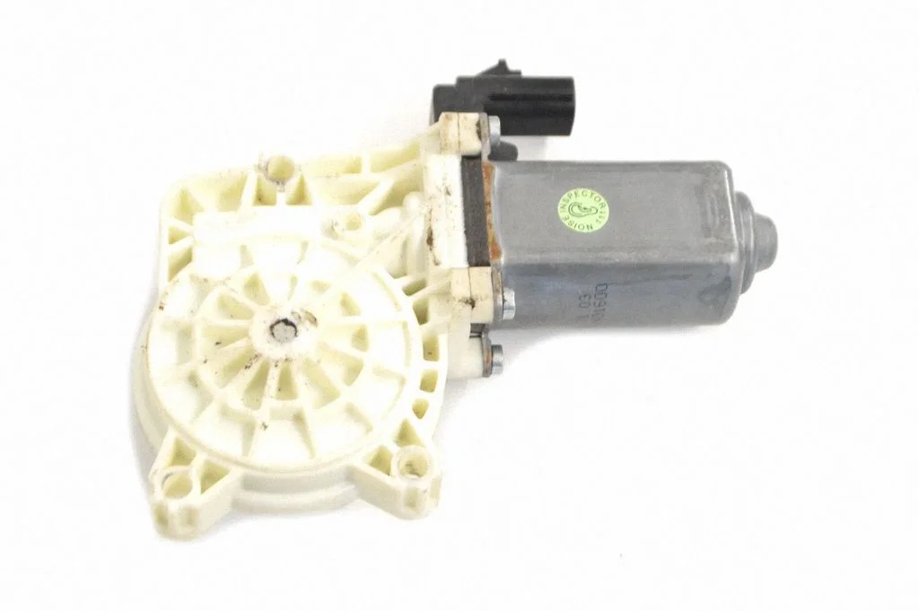 Aizmugurējā loga pacēlāja motoriņš 1002853A001