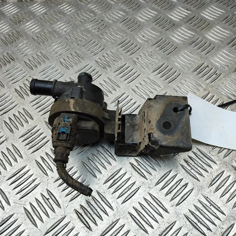 Elektriline lisatsirkulatsioonipump – Nissan Navara D23 (2015-)