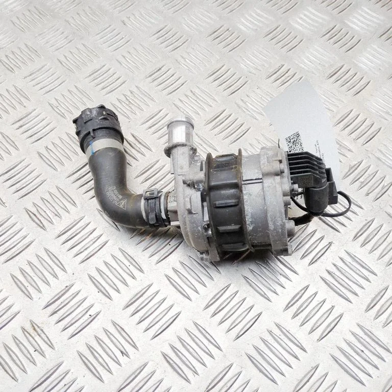 Electric auxiliary coolant/water pump – Porsche Taycan 9J1 (2019-)