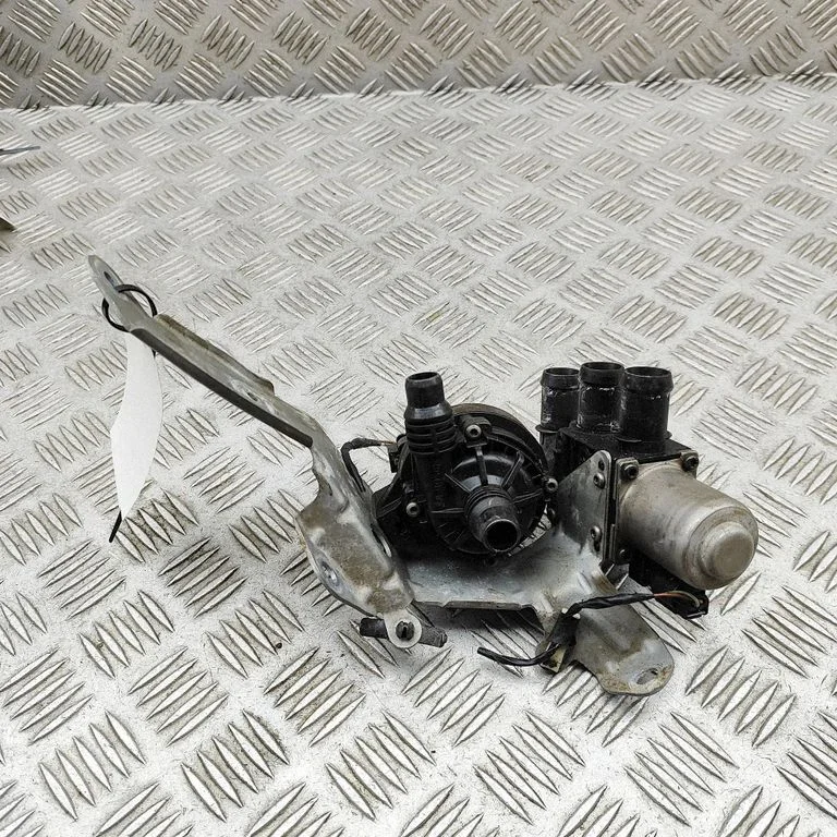 Elektryczna pompa cyrkulacyjna 9890553