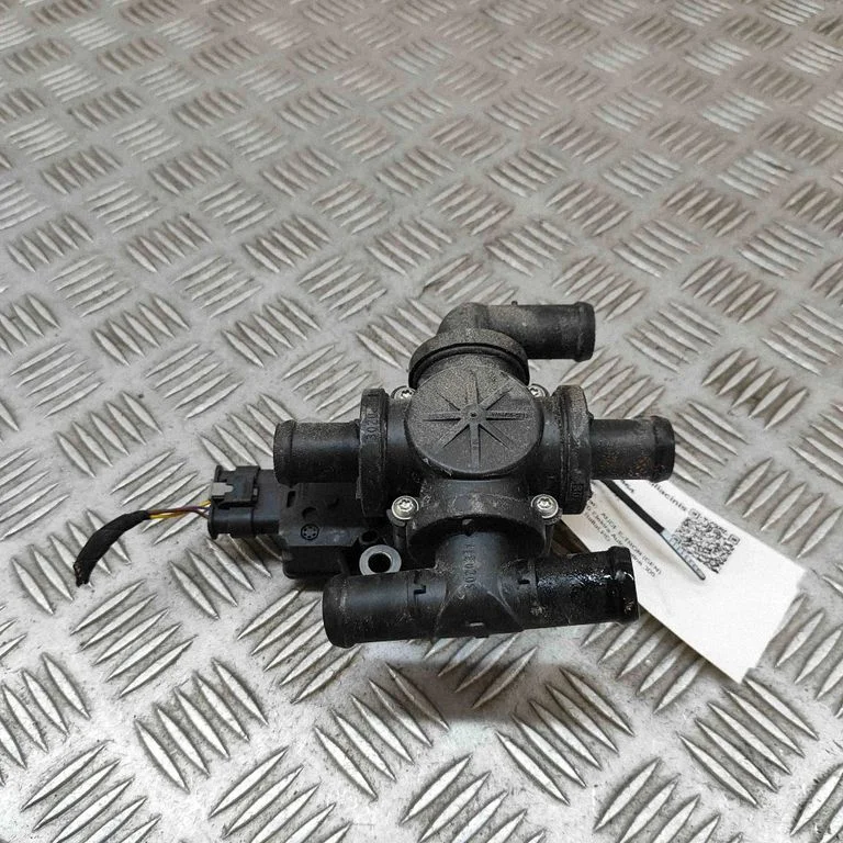 Elektriskais cirkulācijas sūknītis 4KE963375N
