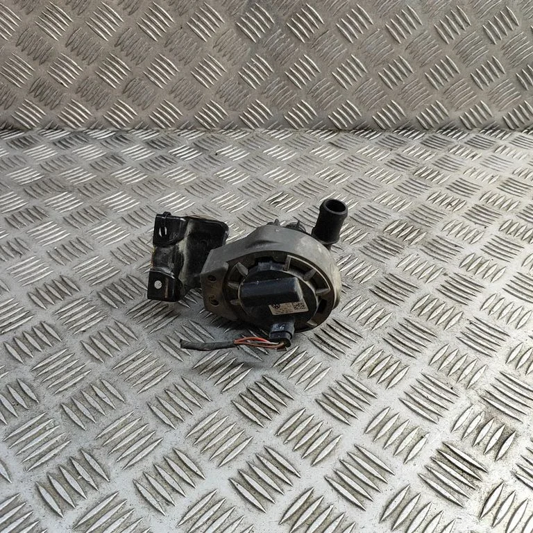 Electric auxiliary coolant/water pump 1EA121093F