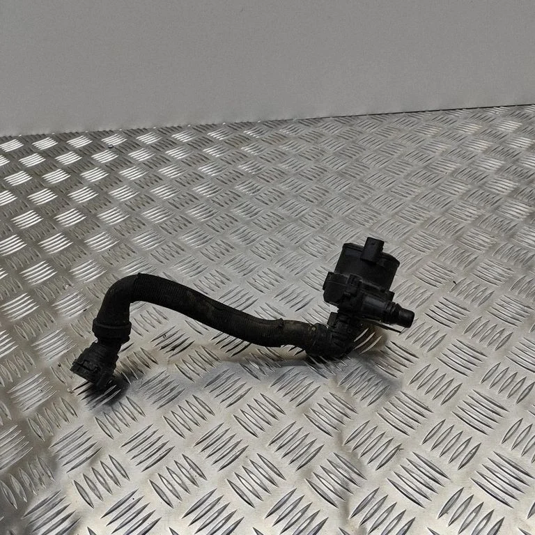 Elektriskais cirkulācijas sūknītis – BMW 5. sērija G30 G31 G38 (2016-)