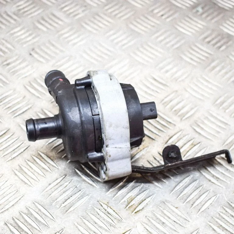 Elektriskais cirkulācijas sūknītis J9D318D474AA