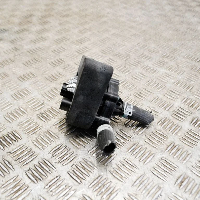 Electric auxiliary coolant/water pump – Tesla Model S (2012-)