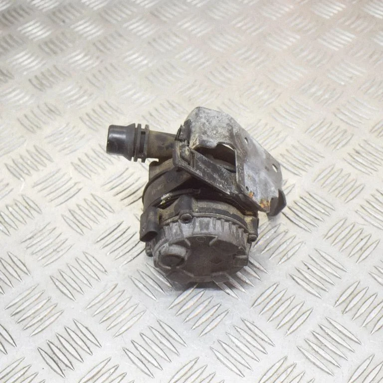 Elektriline lisatsirkulatsioonipump – BMW 4-seeria F32 F33 (2013-2020)