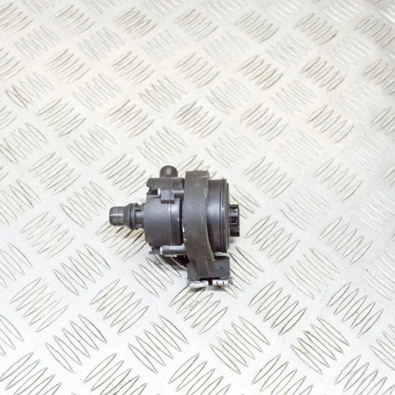 Elektriline lisatsirkulatsioonipump – BMW 4-seeria F32 F33 (2013-2020)
