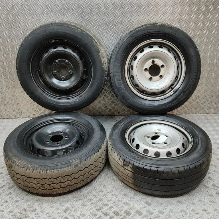 R16 tērauda štancētais disks (-i) 8200684598C