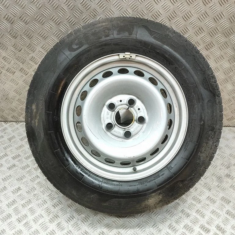 R16 tērauda štancētais disks (-i) 2N0601027L