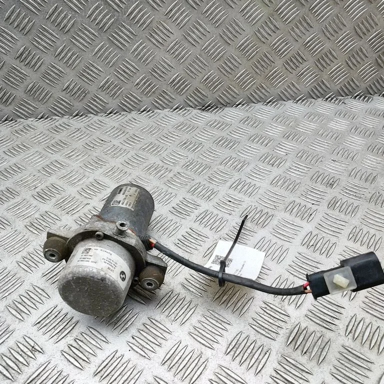 Vacuum pump 6851289