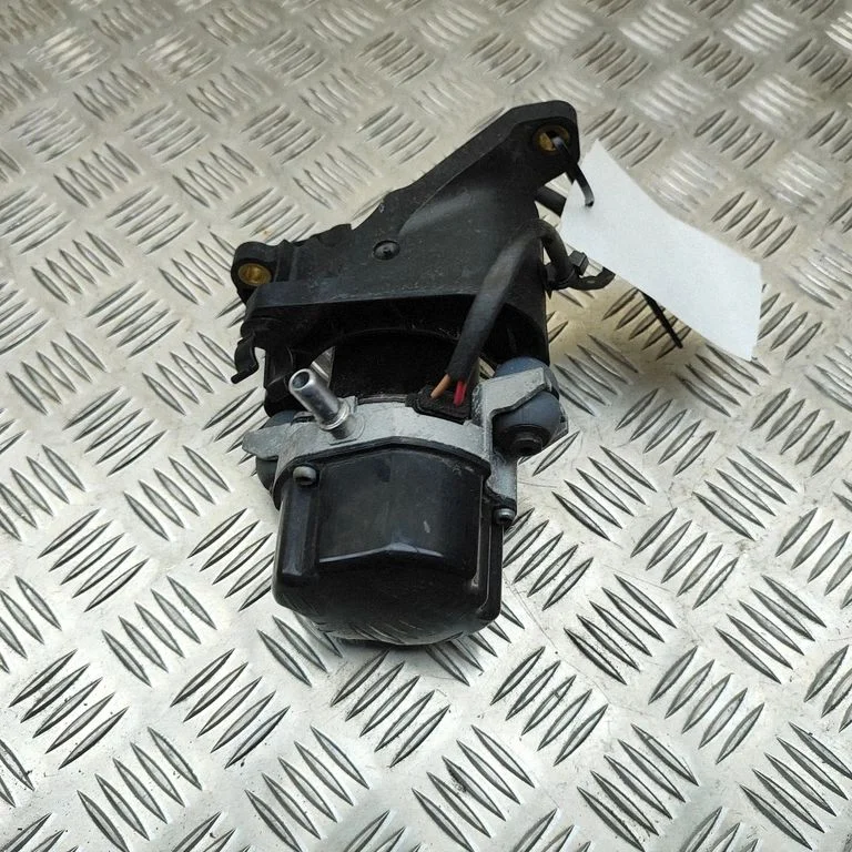 Vacuum pump A0004303500