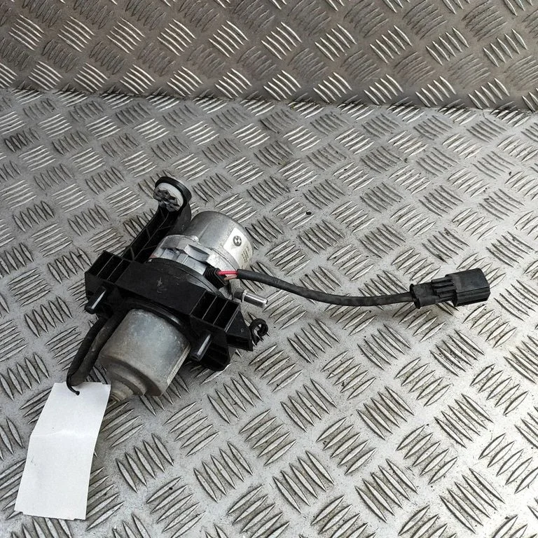 Vacuum pump 6880628