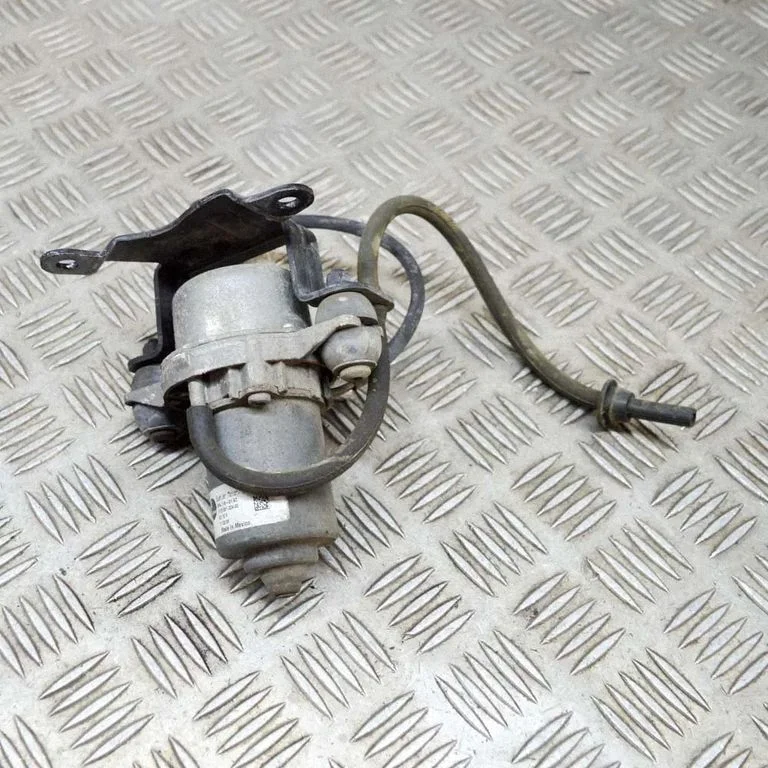 Vacuum pump 95363358