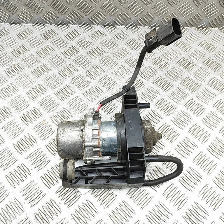 Vacuum pump 6880628