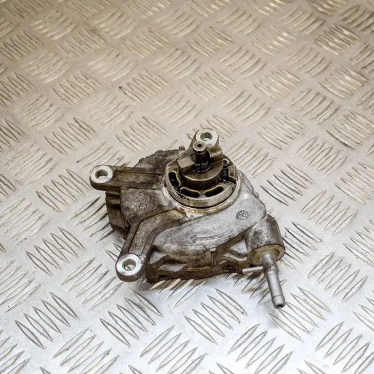 Vacuum pump – Toyota RAV 4 (XA30) (2006-2016)