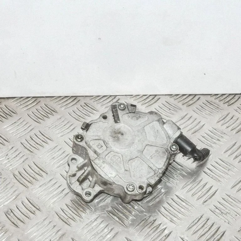 Vacuum pump – Volkswagen Passat CC (2008-2016)
