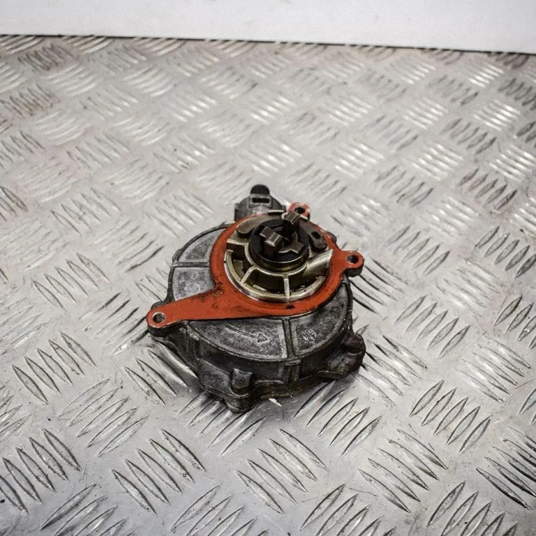Vacuum pump 06E145100M