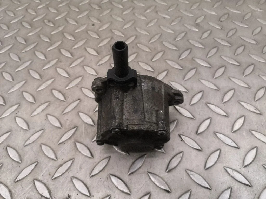 Vacuum pump – Mercedes-Benz E-Class W212 (2009-2016)