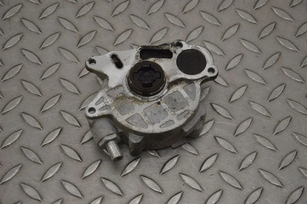 Vacuum pump – Audi Q5 SQ5 8R (2008-2017)