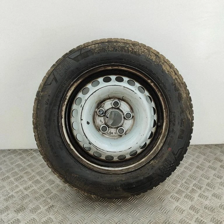 R16 vieglmetāla disks (-i) 7F0601027