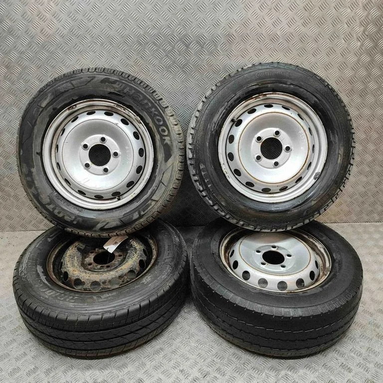 R16 alloy rim 8200684598