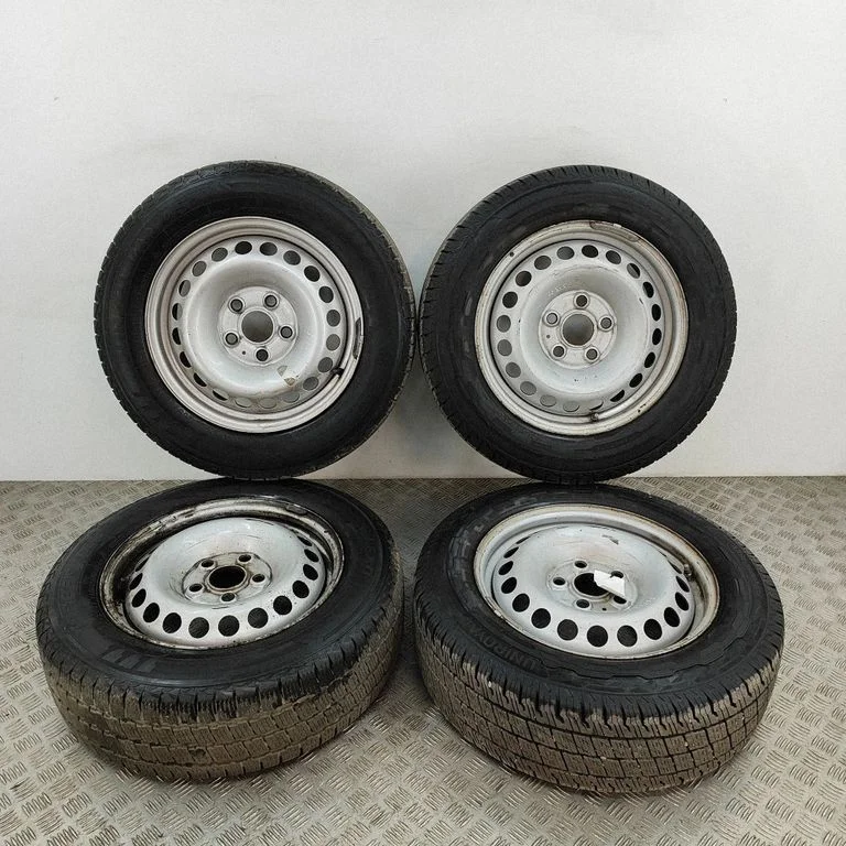 R16 vieglmetāla disks (-i) 7LA601027B