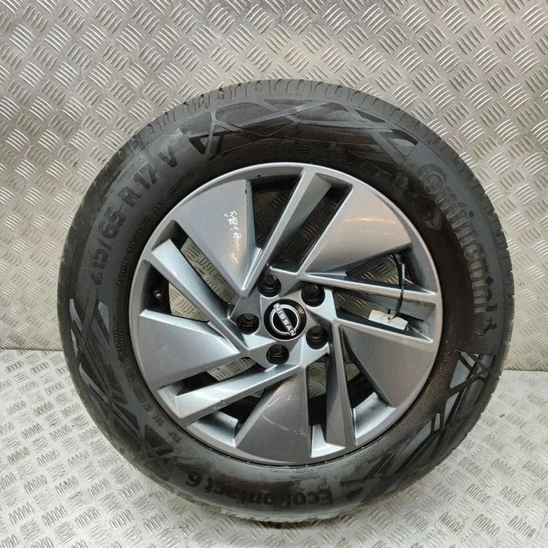 R17 vieglmetāla disks (-i) D03006UA2A